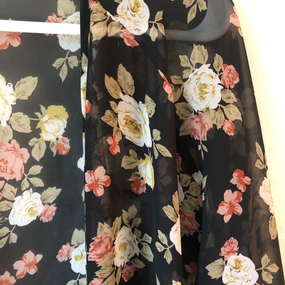 Floral kimono. Size 0X/1X - Picture 3 of 4